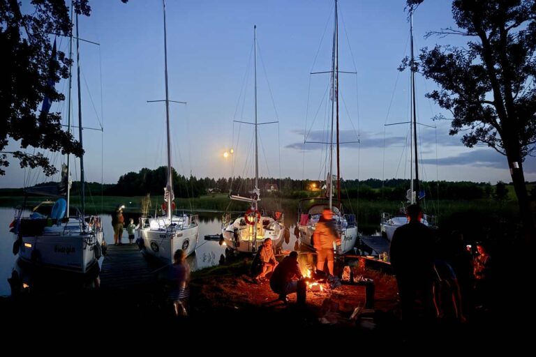 Ognisko na Mazurach- rejs VIP.