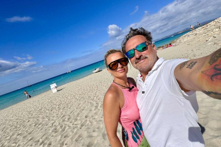 Plaża na Formenterze – jasny piasek, turkusowe morze i spokojny klimat Balearów